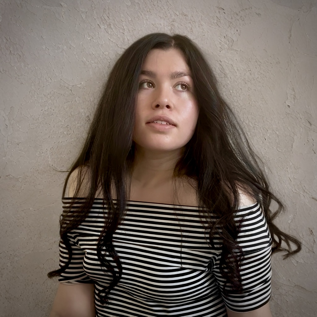 manuela bio photo